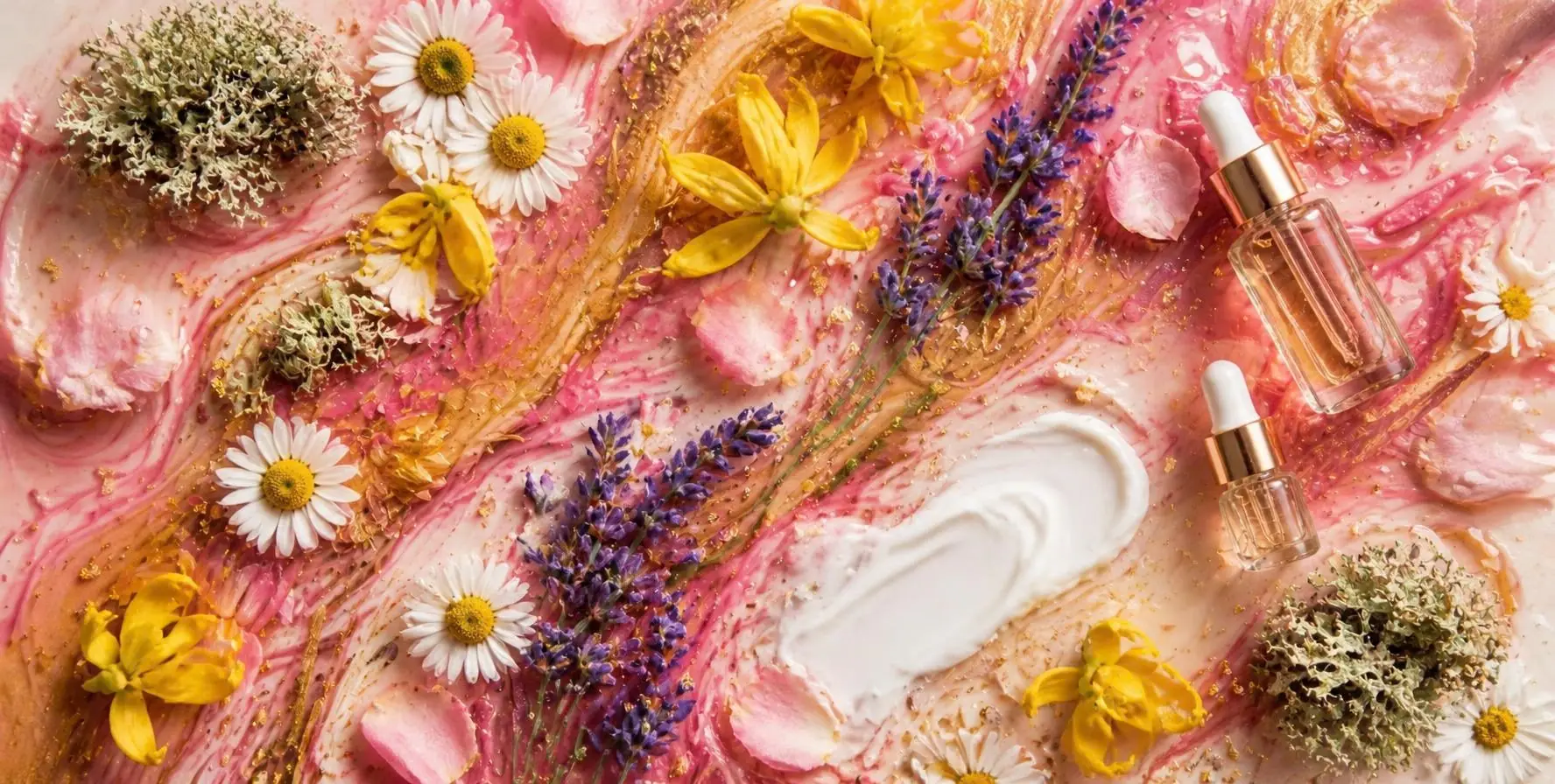 Chamomile, ylang-ylang, lavender, oakmoss and a swatch of cream on swirls of blush pink